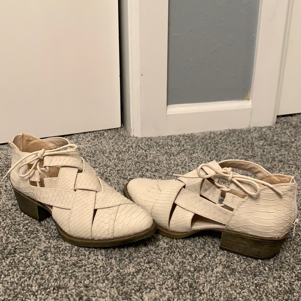 8 1/2 off white low heeled Coconuts bootie